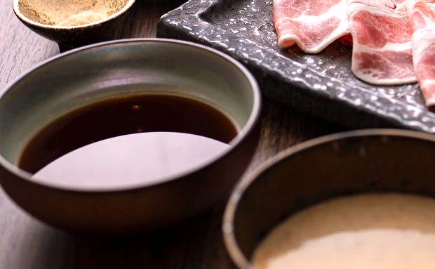 自家製シークワーサーポン酢と胡麻だれ